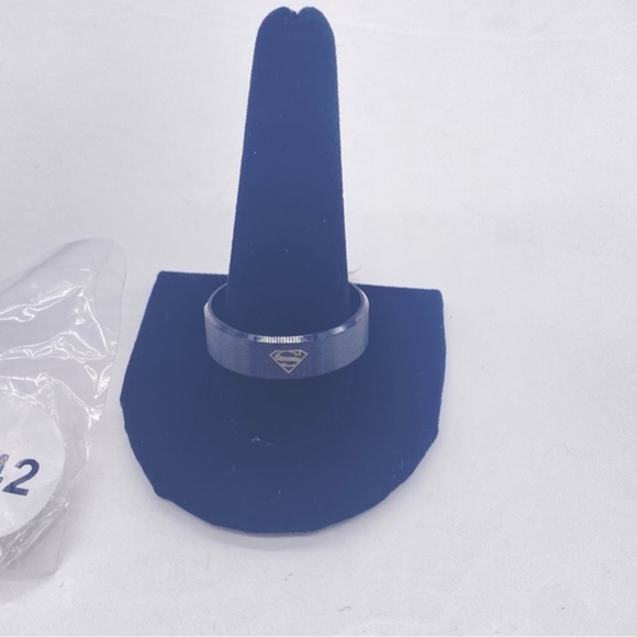 8MM Men’s Stainless Steel Band Ring Superman Logo Black Size 13 - Picture 3 of 8